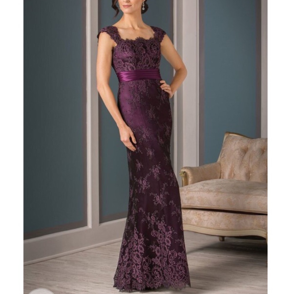 Jade Couture Lace Malay Satin Gown women’s size 8